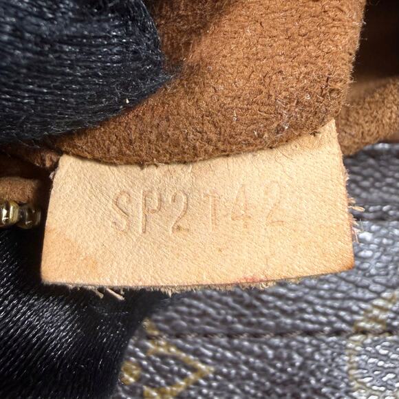 Louis Vuitton Monogram Olympe MM - Picture 16 of 16